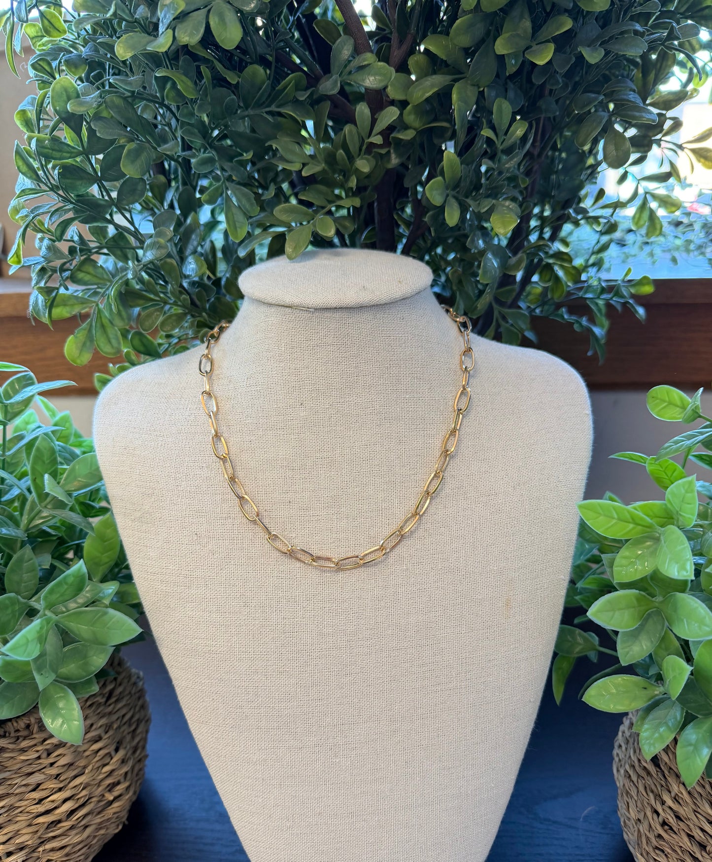 Gold Oval Link Necklace