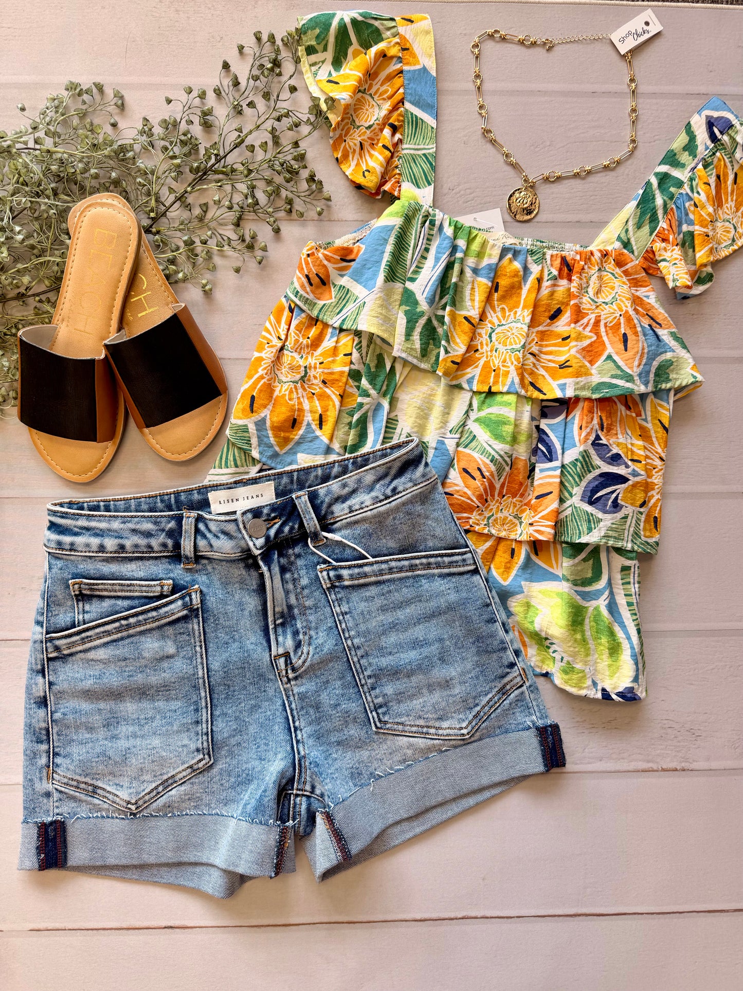 Risen Cuffed Hem Shorts