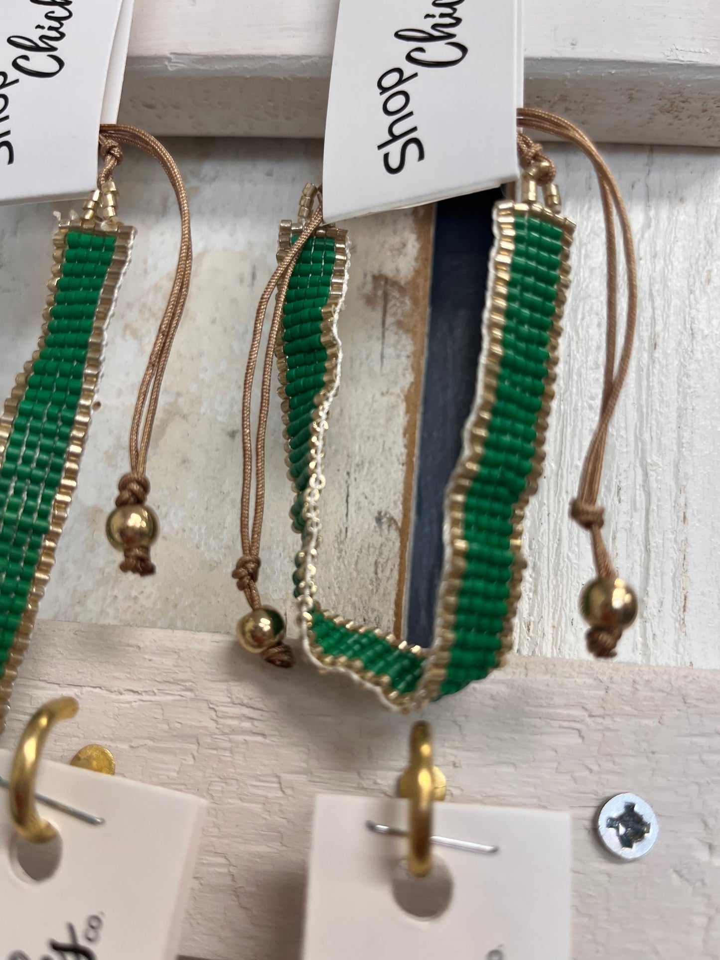 Green seed bead string bracelet